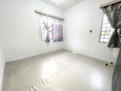 Jalan Chempaka Kuning (D16), Semi-Detached #580756641
